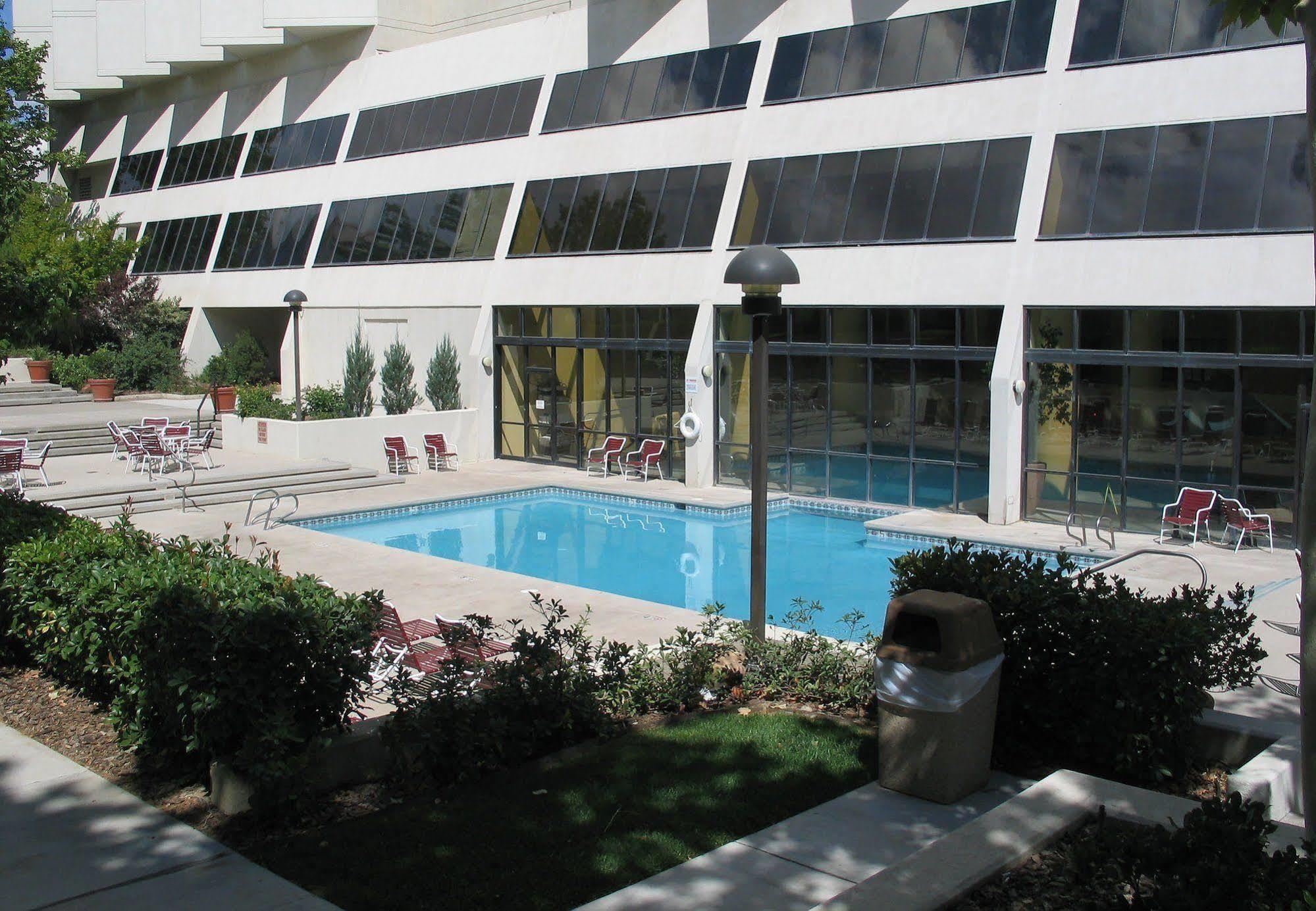 Marriott Albuquerque Hotel Exterior foto